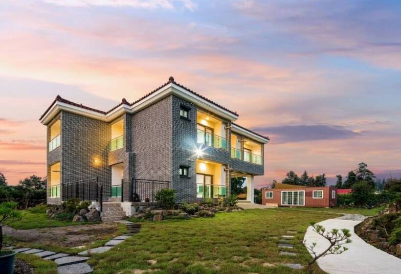 Seogwipo Soesokkak Cheonil Pension