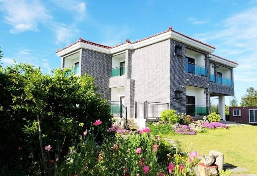 Seogwipo Soesokkak Cheonil Pension