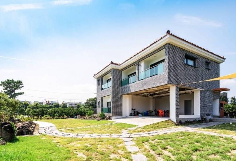 Seogwipo Soesokkak Cheonil Pension