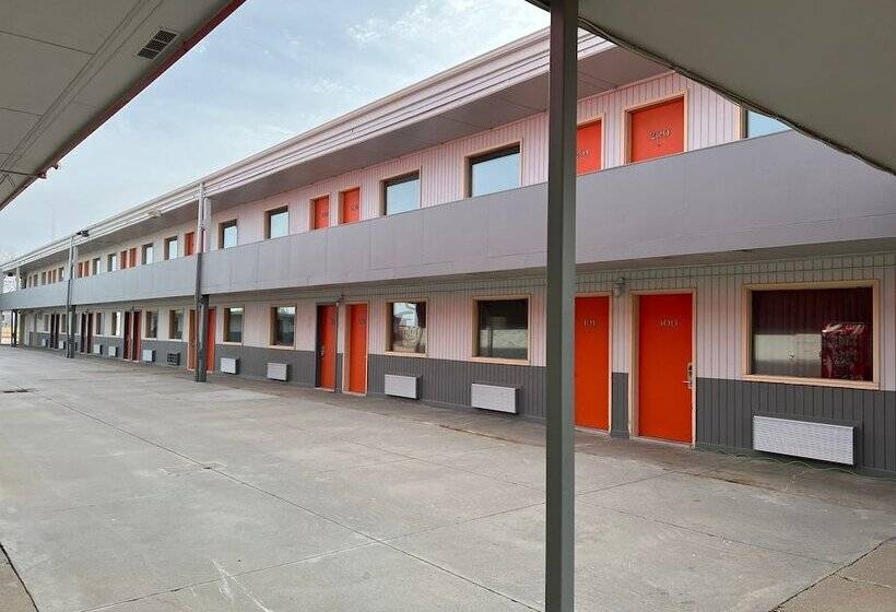 Travelerslodge Motel