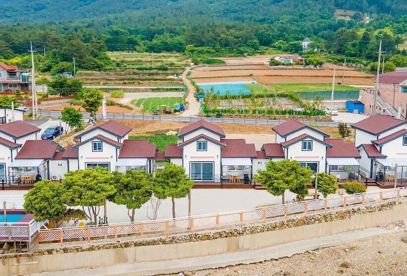 Yeosu Hi Mom Kids Family Pension Gold