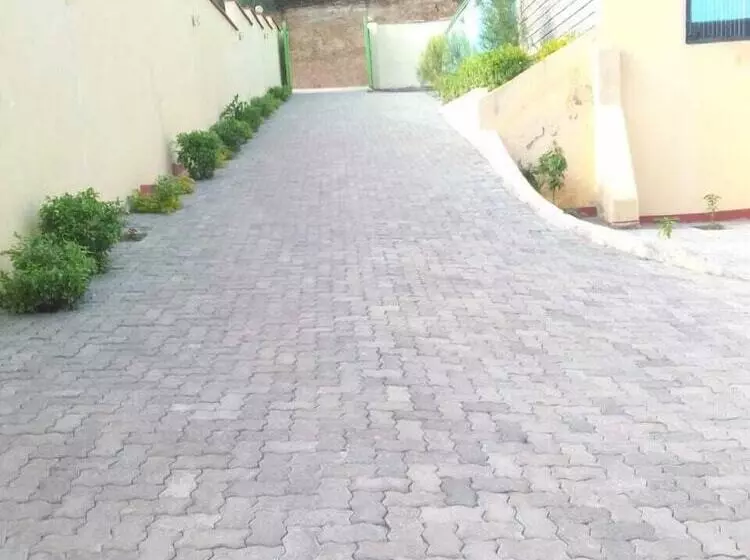 تختخواب و صبحانه Mongare Lodge And Restaurant