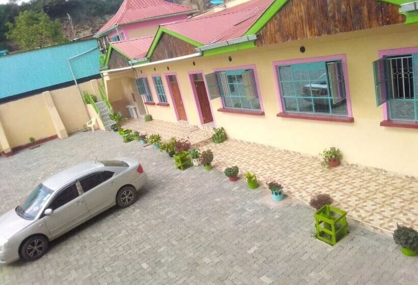 تختخواب و صبحانه Mongare Lodge And Restaurant