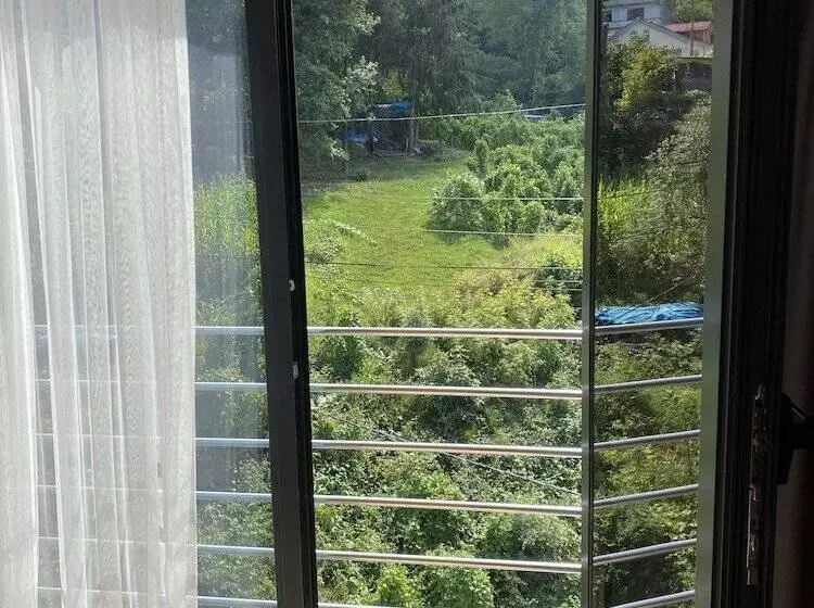 Hotelli şehrar Suit