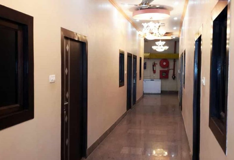 Hotel Goroomgo Galaxy Mathura