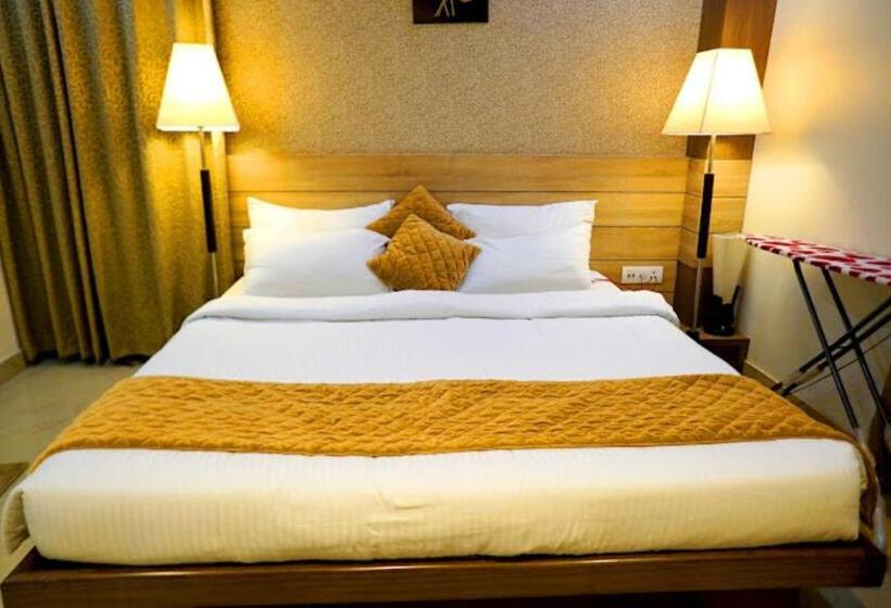 Hotel Goroomgo Galaxy Mathura