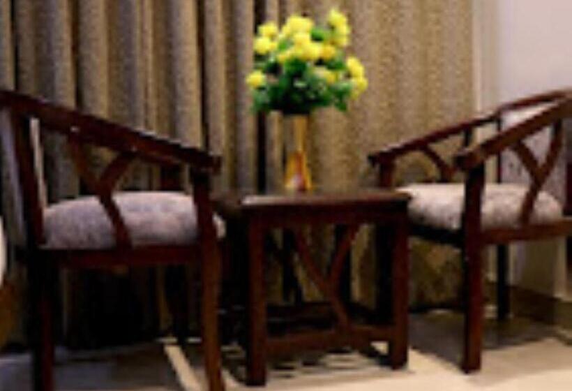 Hotel Goroomgo Galaxy Mathura