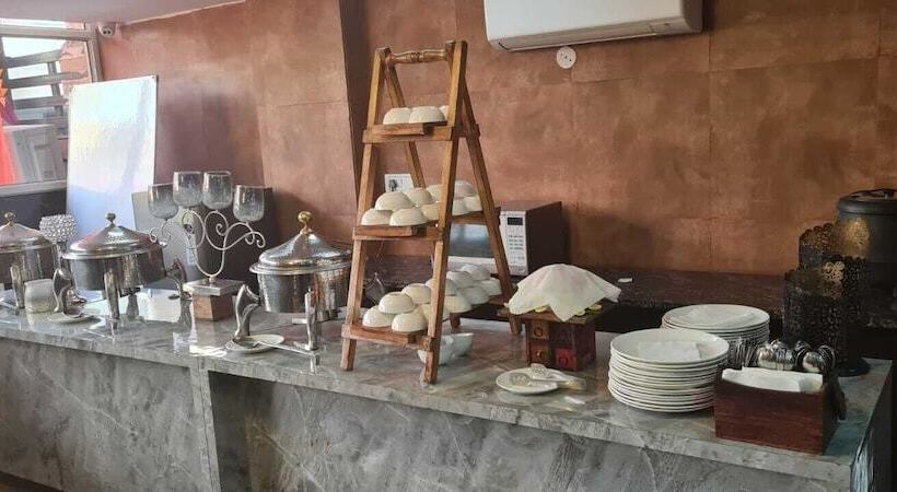 בית מלון כפרי Grand Manor