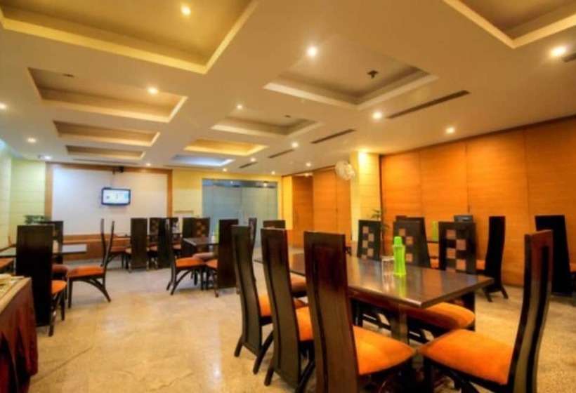 בית מלון כפרי Grand Manor