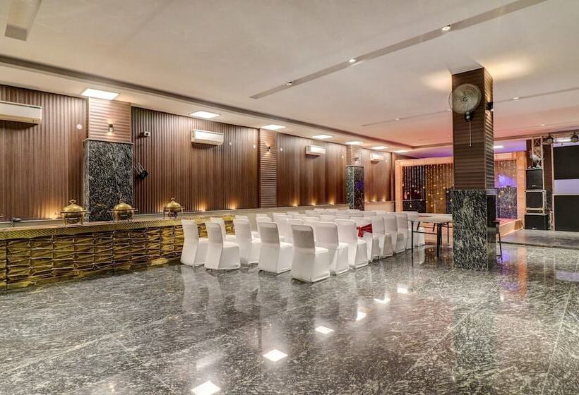 בית מלון כפרי Grand Manor