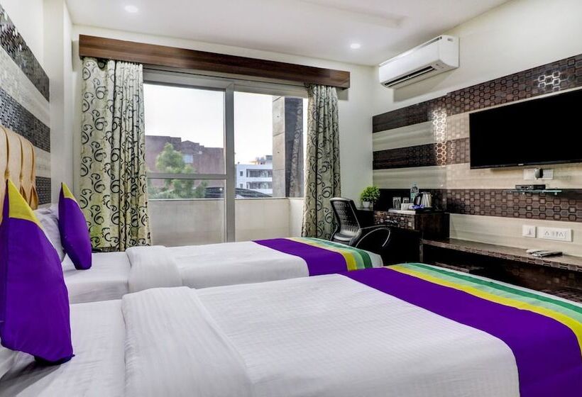 בית מלון כפרי Grand Manor