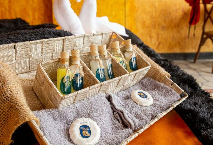 فندق Laguna Guaitipán Ancestral