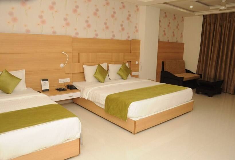 فندق Madhuvan Suites By Blues