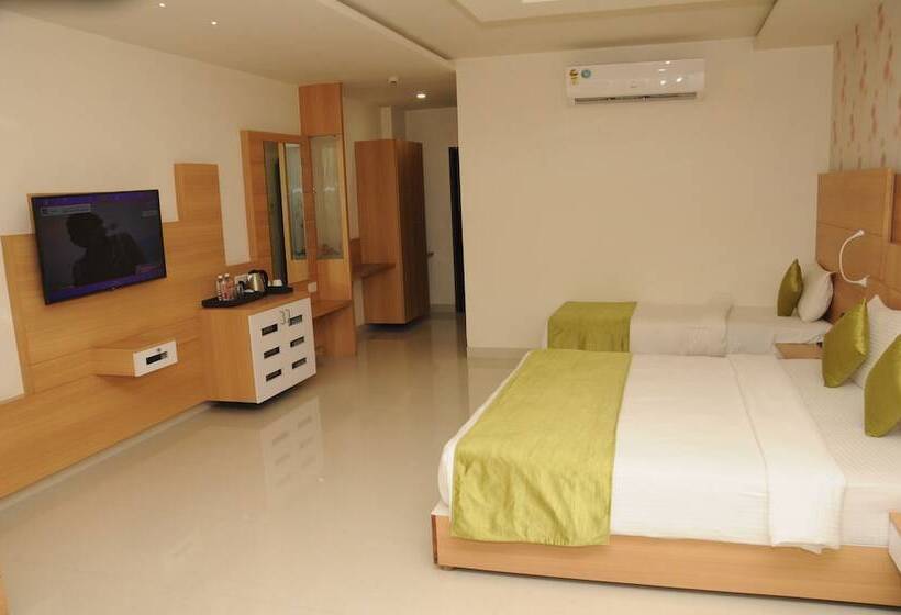 فندق Madhuvan Suites By Blues