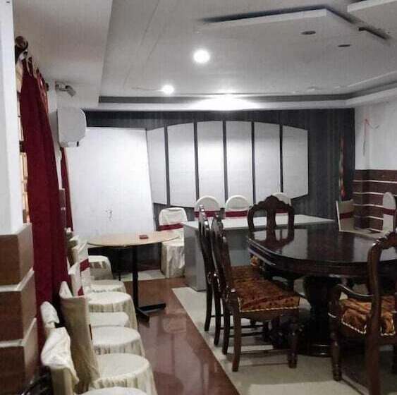 هتل Somraj Regency