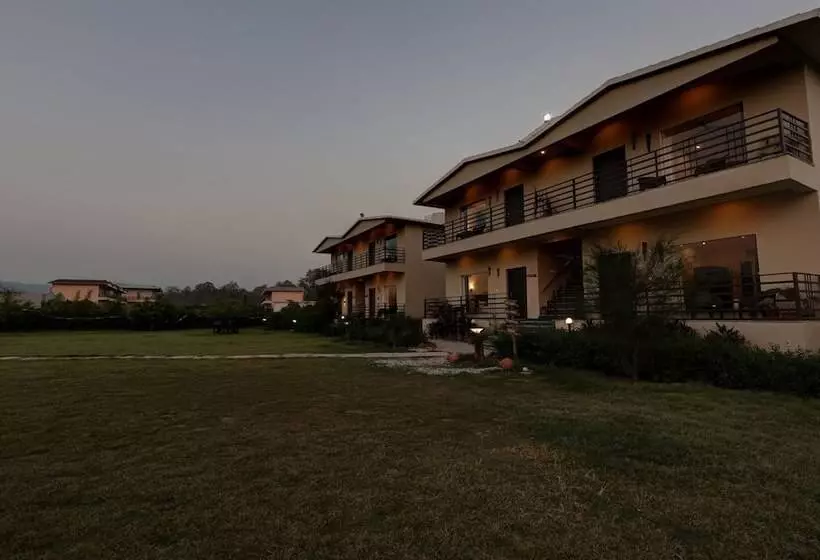 ホテル Treebo Kaira Resort With Pool View, 5 Km From Jim Corbett Jungle Safari