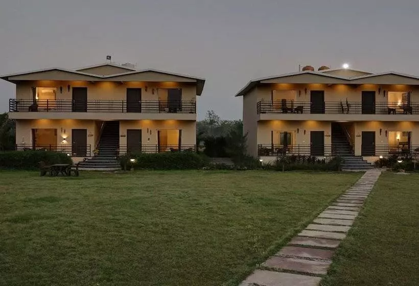 ホテル Treebo Kaira Resort With Pool View, 5 Km From Jim Corbett Jungle Safari