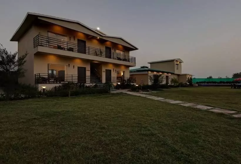 ホテル Treebo Kaira Resort With Pool View, 5 Km From Jim Corbett Jungle Safari