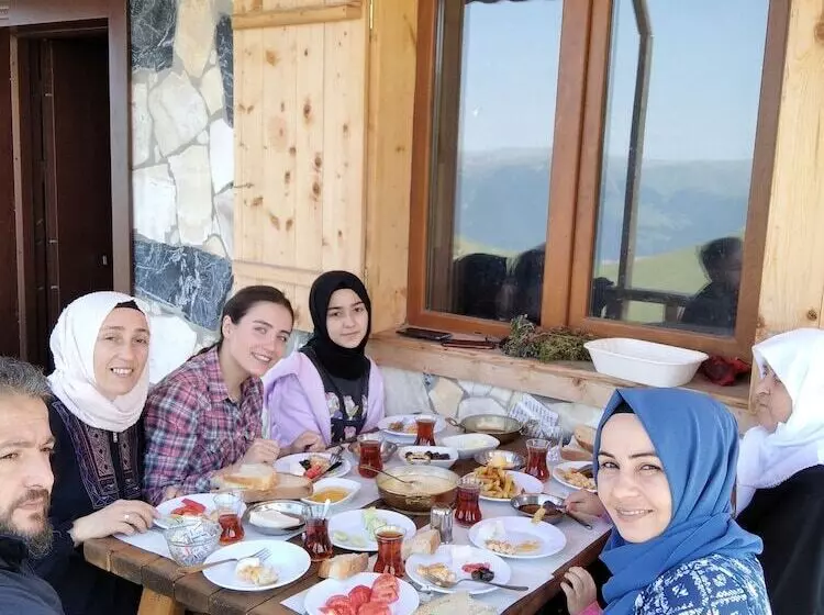 Migroras Otel & Restaurant   Karestel Yaylasi