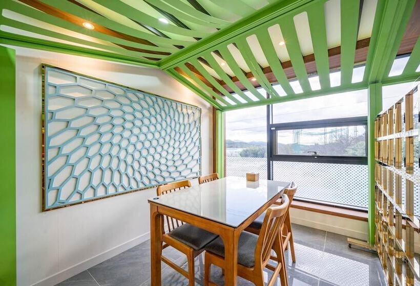 Motel Gyeongju K Hotel & Pension