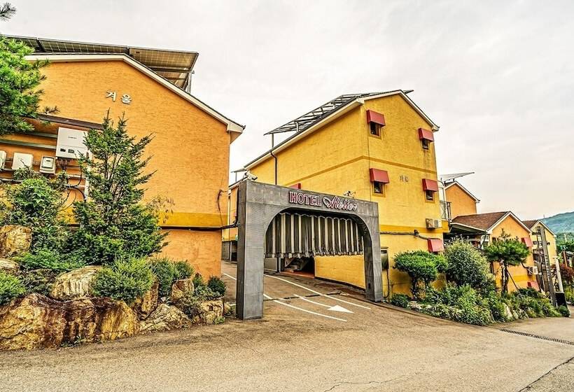 Motel Pocheon Atelier Drivein