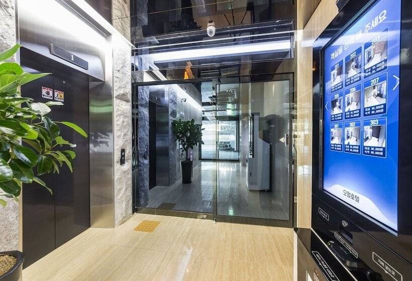 מוטל Pyeongtaek May