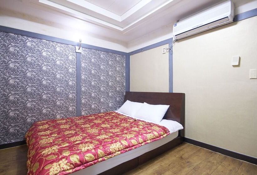 فندق على الطريق Ulleung Hwangje