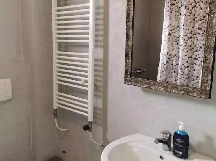 پانسیون Airport Apartments