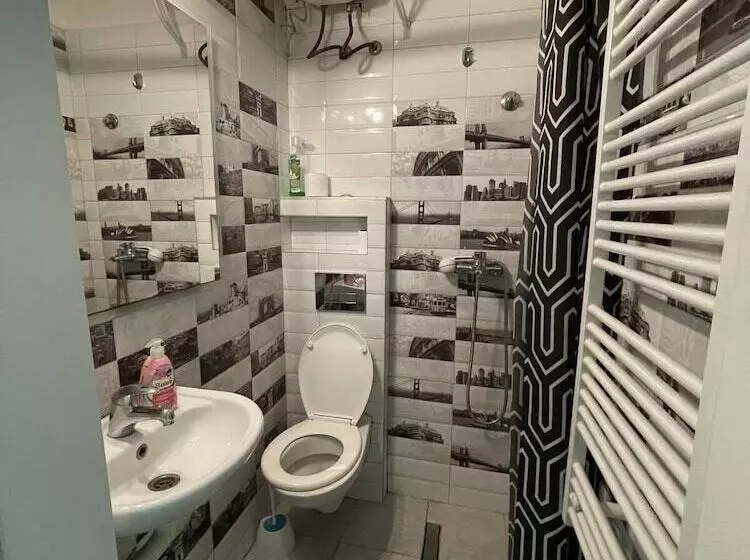 پانسیون Airport Apartments