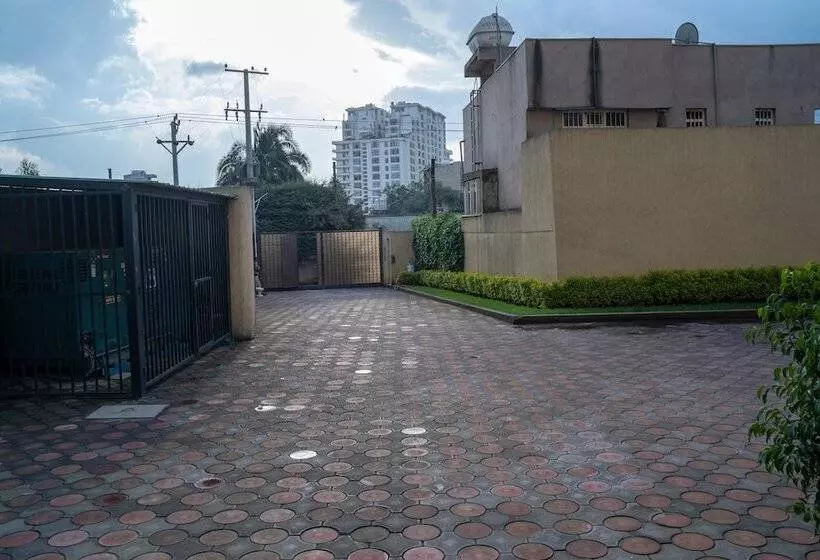 پانسیون Fenast Guesthouse