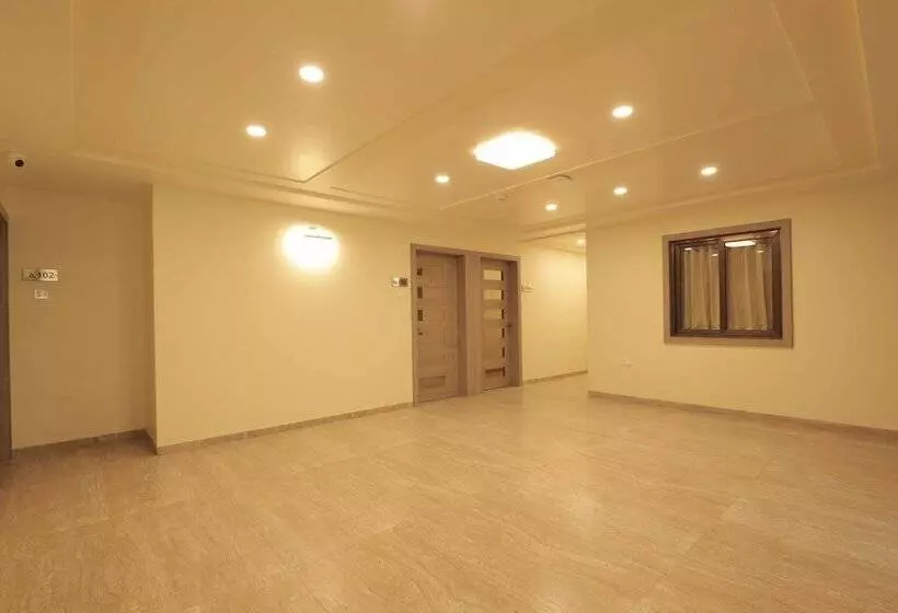 Pride Biznotel Gir Sasan