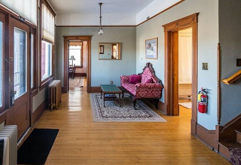 ベッドアンドブレックファースト Tarabino Inn