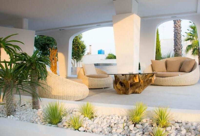 تختخواب و صبحانه Valentino Luxury Room