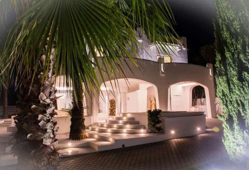 تختخواب و صبحانه Valentino Luxury Room