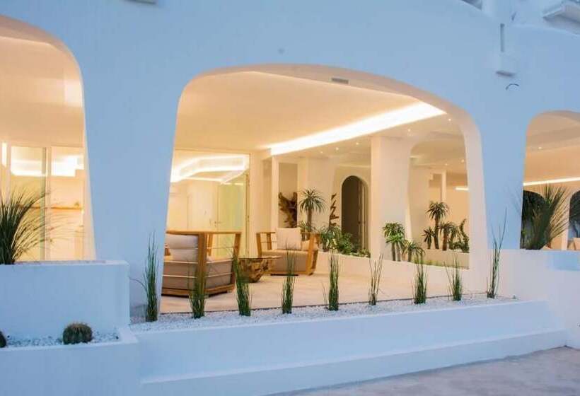 تختخواب و صبحانه Valentino Luxury Room