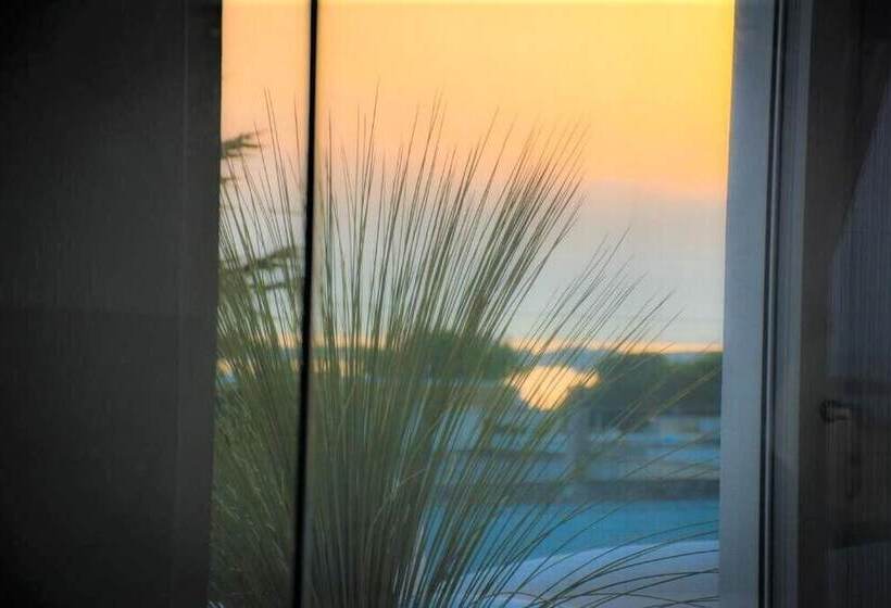 تختخواب و صبحانه Valentino Luxury Room