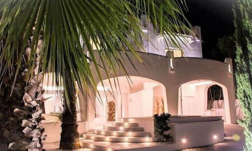 تختخواب و صبحانه Valentino Luxury Room