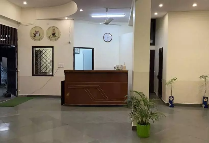 ホテル Goroomgo Ashoka Dehradun