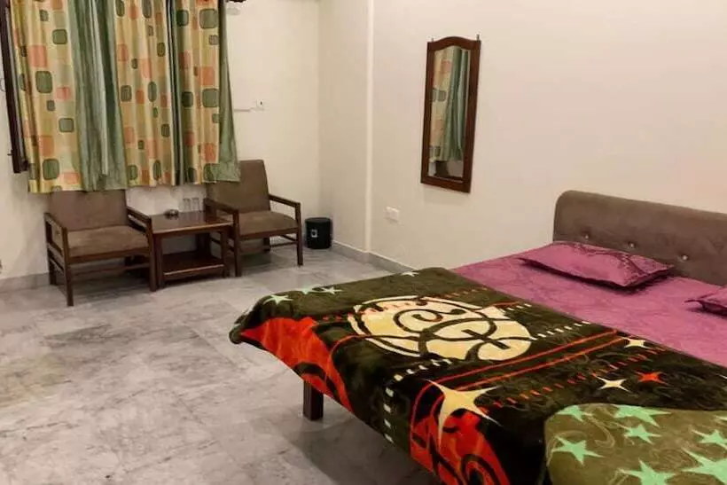 ホテル Goroomgo Ashoka Dehradun