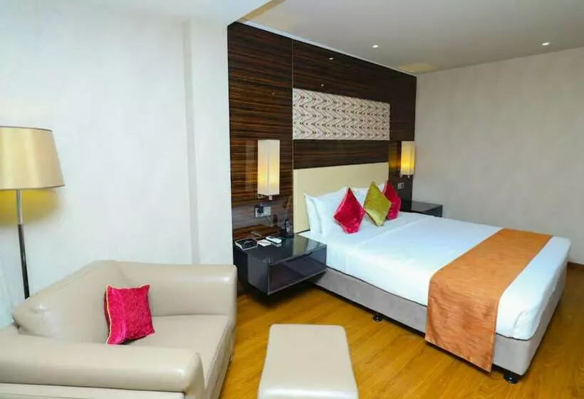 ホテル Goroomgo Crown Bhopal