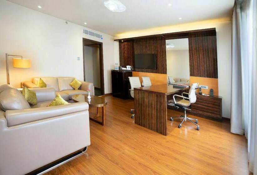 בית מלון כפרי Goroomgo Crown Bhopal