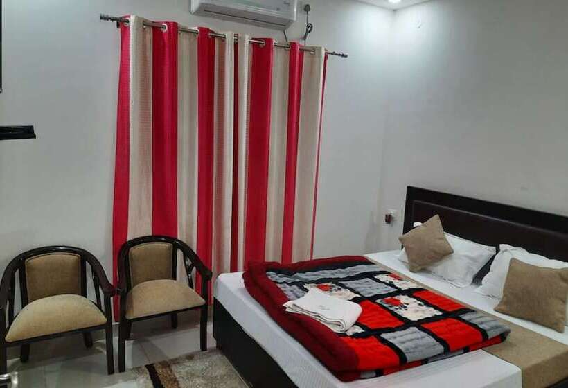 Hotel Goroomgo Satya Dehradun