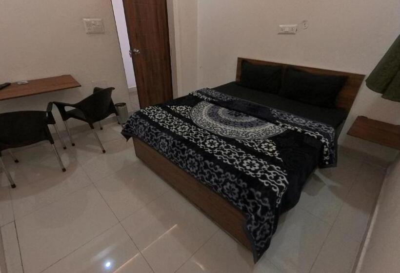 Hotel Goroomgo Satya Dehradun