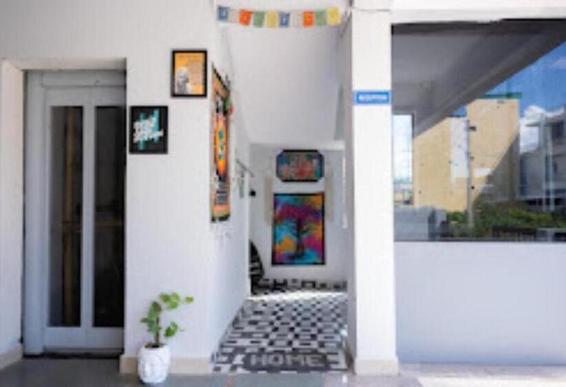 Hotel Goroomgo Satya Dehradun