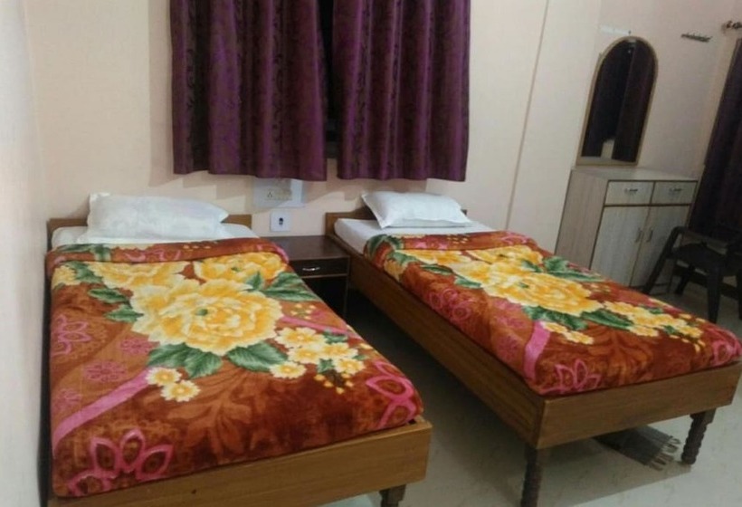 Hotelli Goroomgo Sharda Guest House Bodhgaya