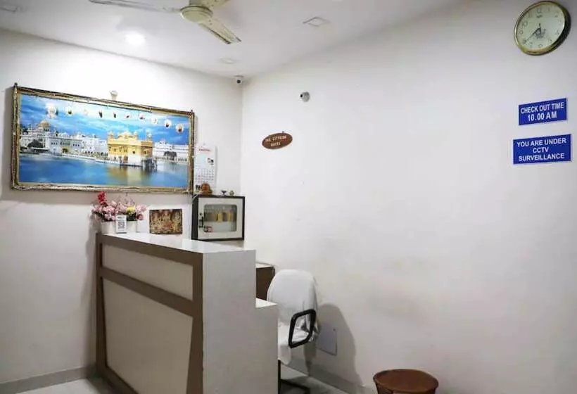 Hotelli Goroomgo The City Side Bareilly