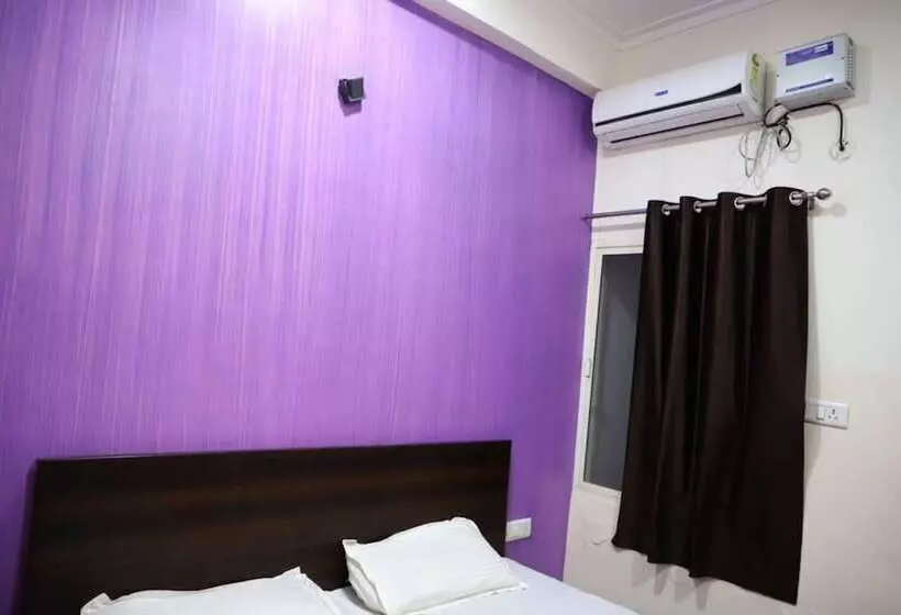 Hotelli Goroomgo The City Side Bareilly