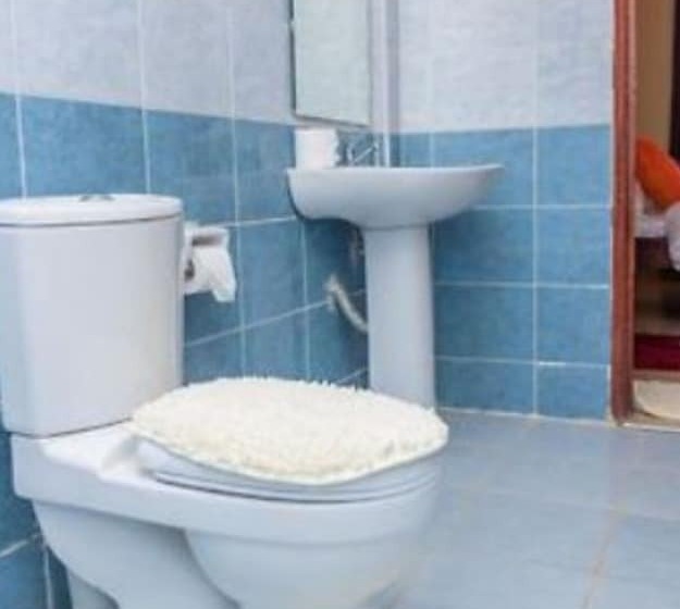 هتل Karibu Airport Homestay