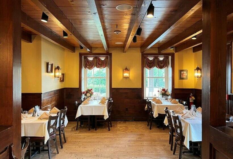 호텔 Plumsteadville Inn