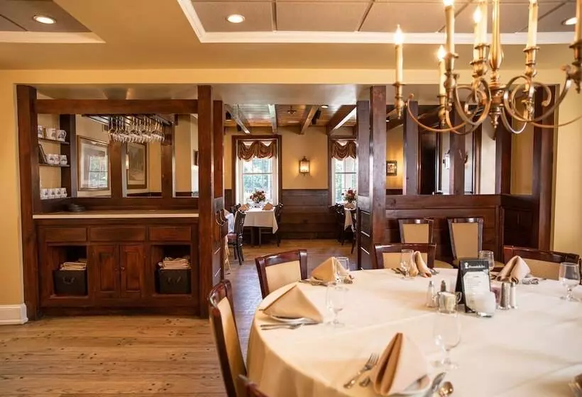 Hotelli Plumsteadville Inn